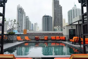 Ramada Graand Swiss Sukhumvit 11 - Piscina