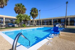 Quality Inn New Orleans I-10 East - Pool