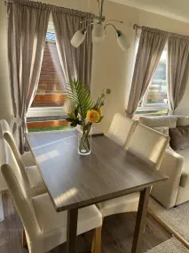 Hazel Oaks - Restaurant