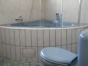 Noble Hearts Bed & Breakfast - Bathroom