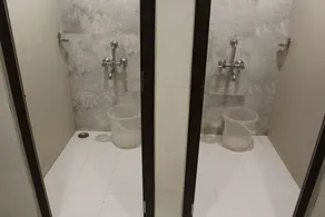 PARADISE AC DORMITORY - Bathroom