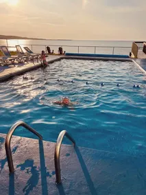 Shallow Bay Motel & Cabins Conference Centre - Pool