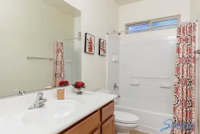 Enchanted By Signature Vacation Rentals - Badezimmer