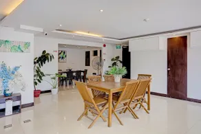 Super OYO Capital O 232 Nest Nano Suites Fort - Rezeption