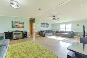 Palatka Hideaway w/ Fireplace & Private Porch - Interiør