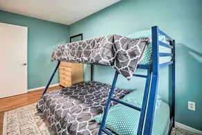 Homey Duplex - 10 Mi to Downtown Grand Rapids! - Room
