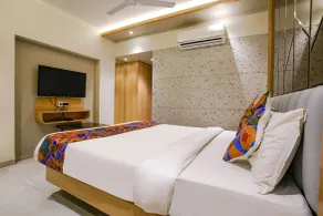 FabHotel Springs Lodging - Meera Road - Room