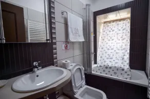 Hotel Kalemi 2 - Bathroom