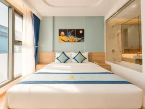 Canary Gold Hotel Quy Nhơn - Beachfront - Iconic Location - Rom
