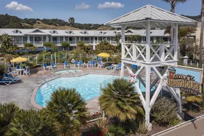Avila Lighthouse Suites - Piscine