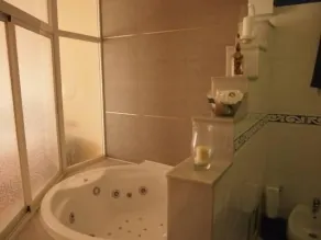 Hotel Mitra - Badrum