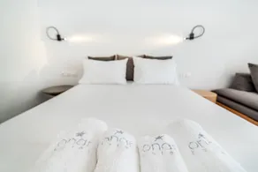 Onar Hotel & Suites - Room