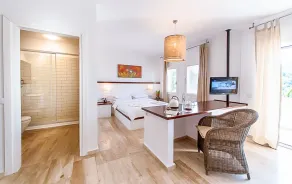 4reasons hotel + bistro | 12+ - Habitación