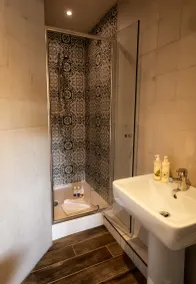 George and Dragon Clifton - Bathroom