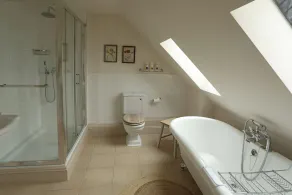 The Feathered Nest - Bathroom