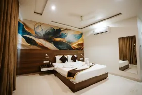 Daksh The Madhuvan Suites Dwarka - Værelse