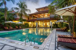 Puri Raja Hotel - Pool