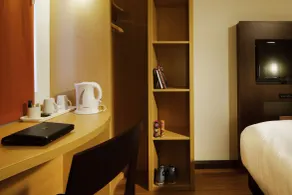 Ibis London Luton Airport - Room