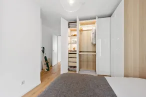 Exclusive Ludenberg Living in Stunning Area - Room