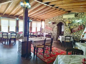 Guva Mangalem Boutique Hotel & Restaurant -Berat Old Town View - Restaurante