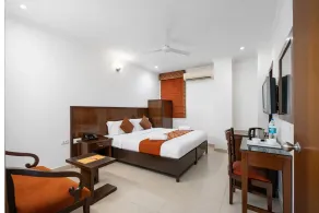 Hotel Clark Heights - Room
