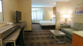 HOLIDAY INN EXPRESS & SUITES ELK GROVE CENTRAL - HWY 99 by IHG - Chambre