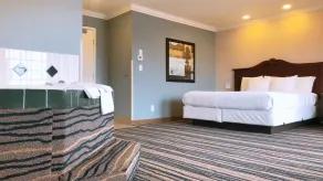 Days Inn by Wyndham Eureka CA - Room