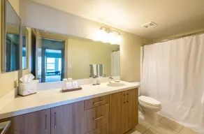 Luxury Space In the Marina - Bathroom