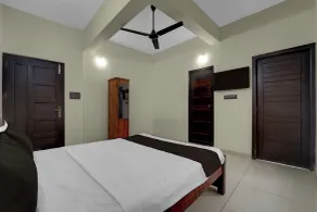 Hotel O Engineering College Sreekaryam Formerly B S Plaza - Chambre