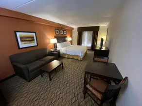 Holiday Inn Express Hotel & Suites Danbury - I-84 by IHG - Room