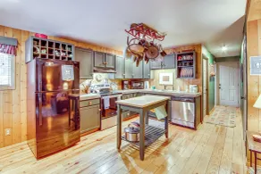 1 Mi to Lake Easton: Cozy Cascades Cabin! - Interior