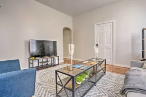 Updated Bayonne Townhome ~ 11 Mi to NYC! - Intérieur