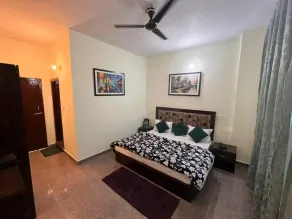Hotel AAA And Restaurant - Habitación