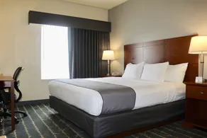 Best Western Fostoria Inn & Suites - Zimmer