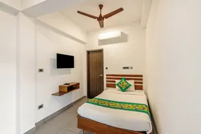 Treebo De Cloud 9 Regency - Chambre