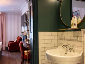 Spread Eagle - Salle de bain