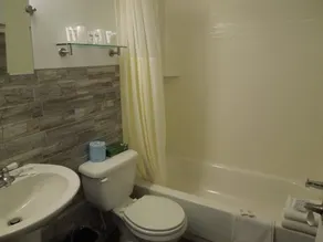 Super 8 by Wyndham Albany - Salle de bain