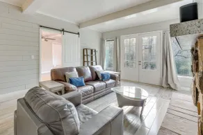 Lakefront Family Home w/ Pool in Streetman! - Interiør