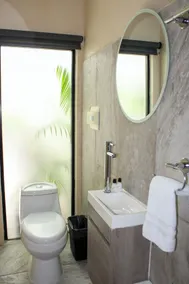 Arkana 9 Suites by Grupo Amber - Bathroom