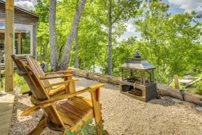 Tiny Cabin Getaway in the Tennessee River Valley - Interior