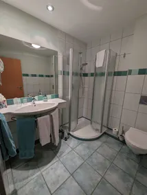 Landhotel Larenzen - Bathroom