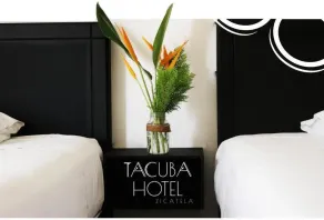 Standard room with two single beds for relaxed stay - Room