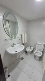 Le Vendome Hotel - Bathroom
