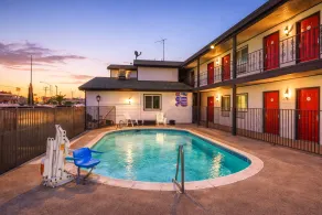 Hotel Avenida Victorville I 15 - Pool