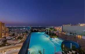 Grand anukampa - Piscina