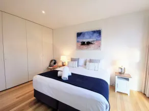 Phoenix Apartments - Room