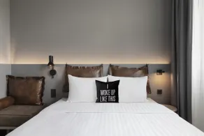Moxy Duesseldorf City - Room