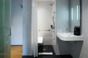 citizenM Boston North Station - Bathroom