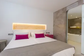 One Ibiza Suites - Chambre