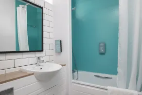 The Longshoot - Bathroom